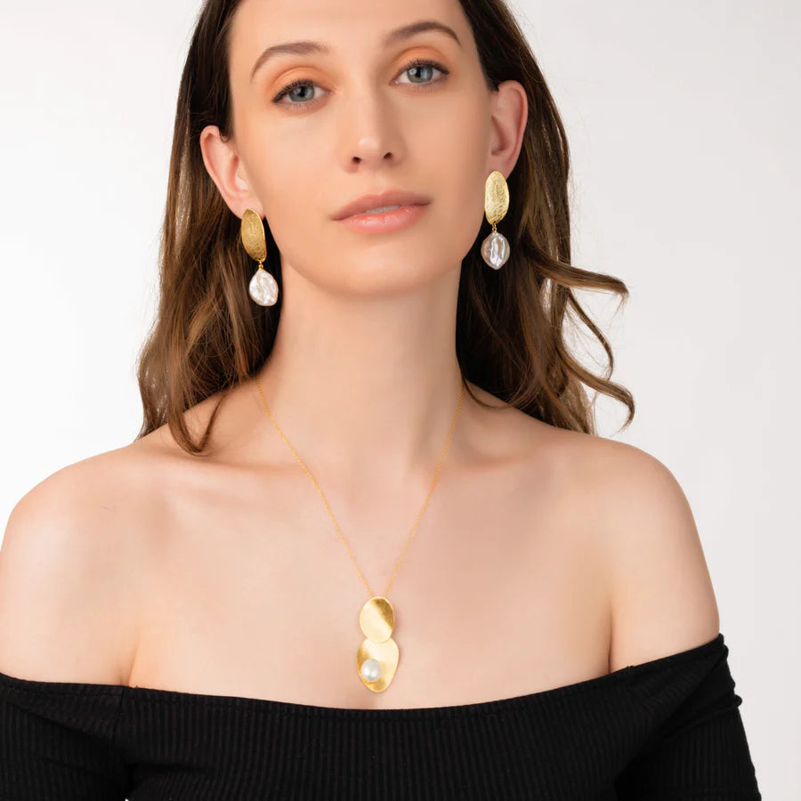 Arpels Pearl Earring