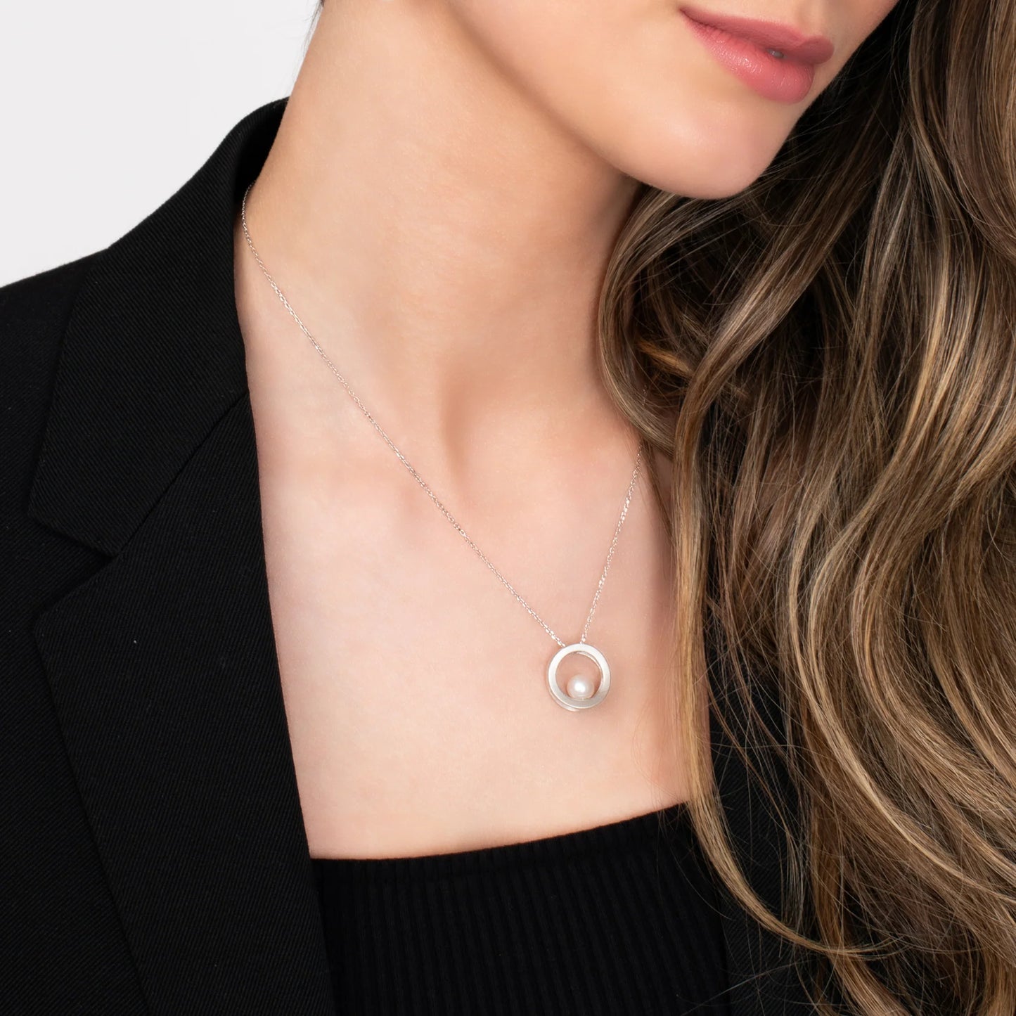 CONSTANT PEARL NECKLACE