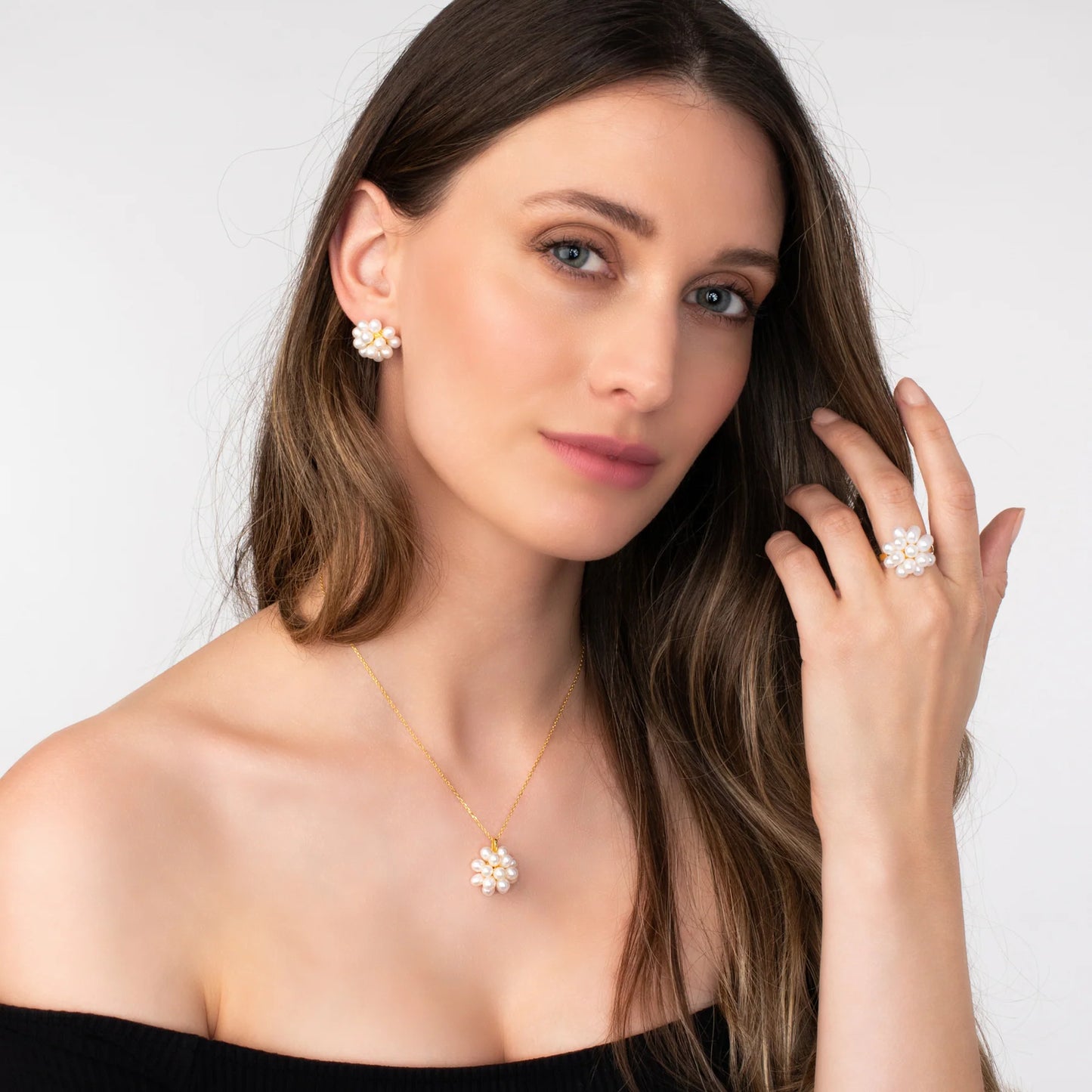 DAISY PEARL NECKLACE