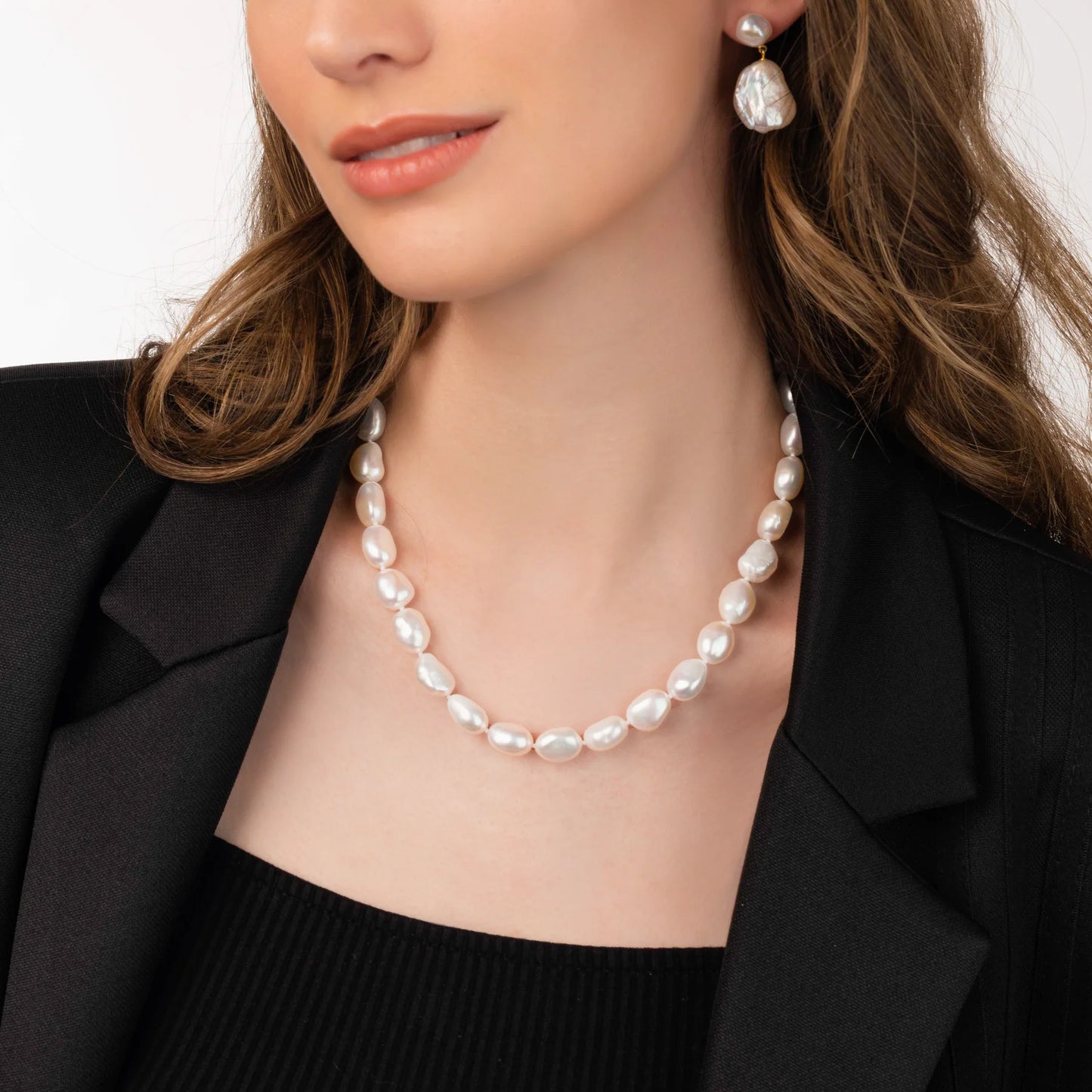 INFINITY PEARL NECKLACE