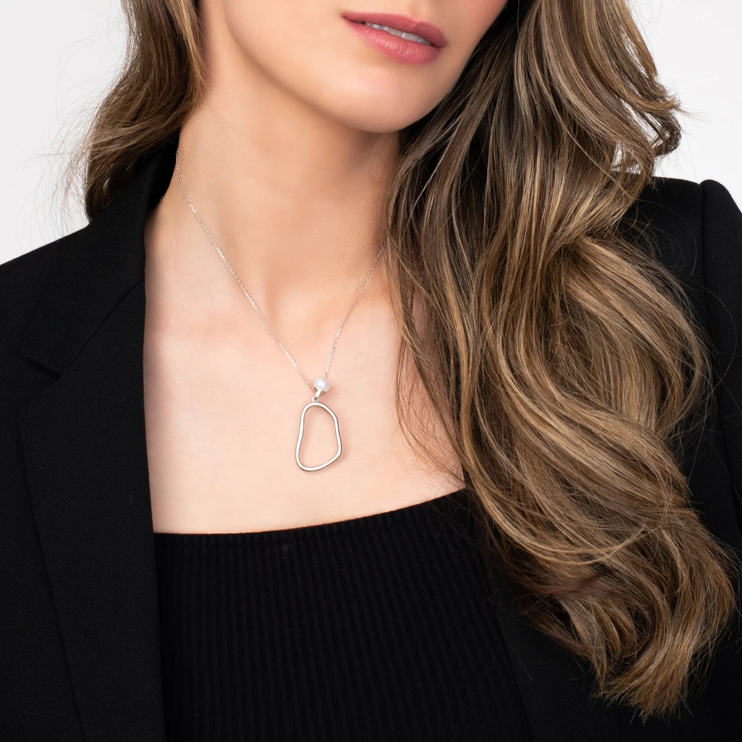 INGRID PEARL NECKLACE