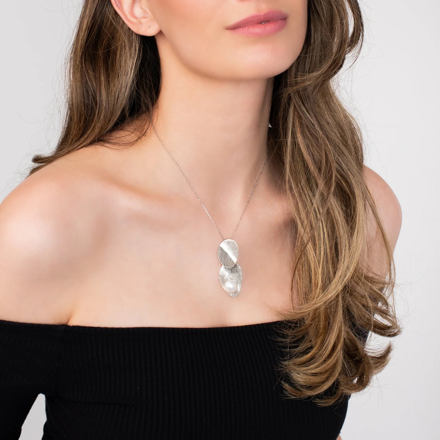 Leafy Pearl Necklace