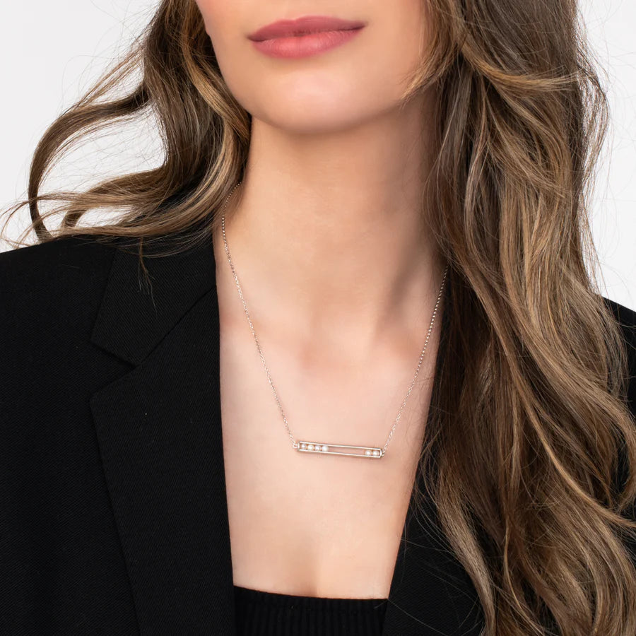 SELENE PEARL NECKLACE