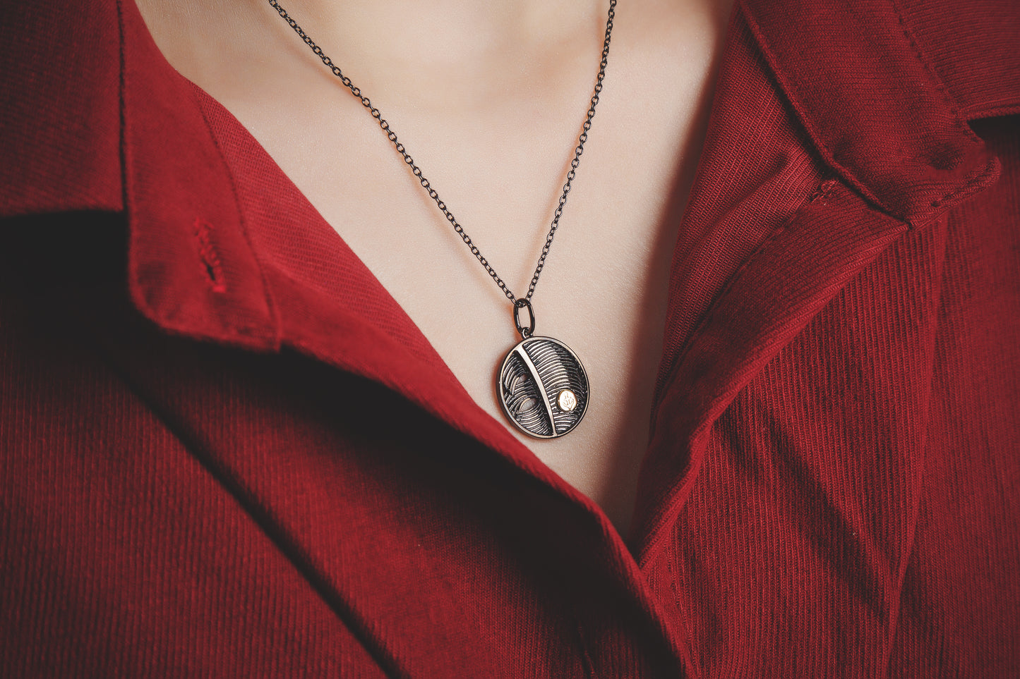 Black Golden Collection - Silver 925 Feather Patterned Pendant Necklace