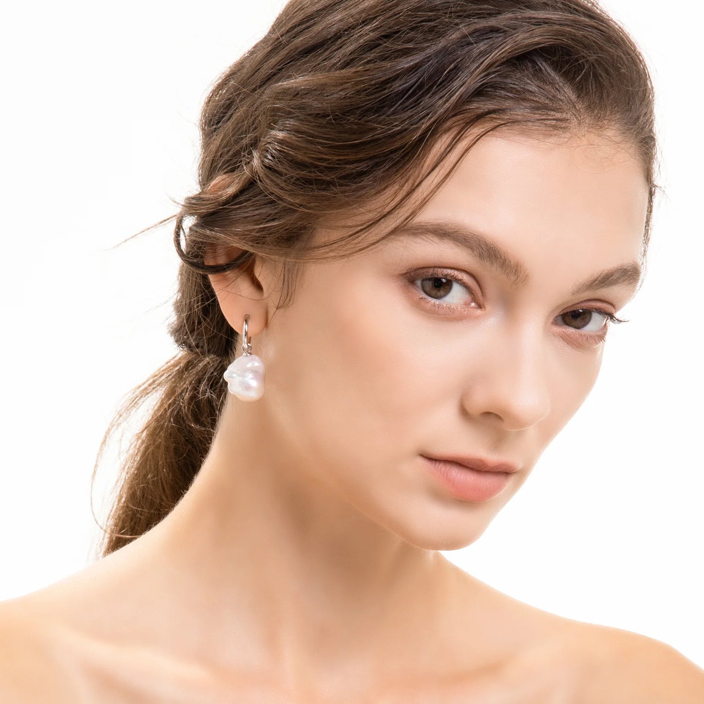 MINERVA PEARL HOOP EARRING Regular price