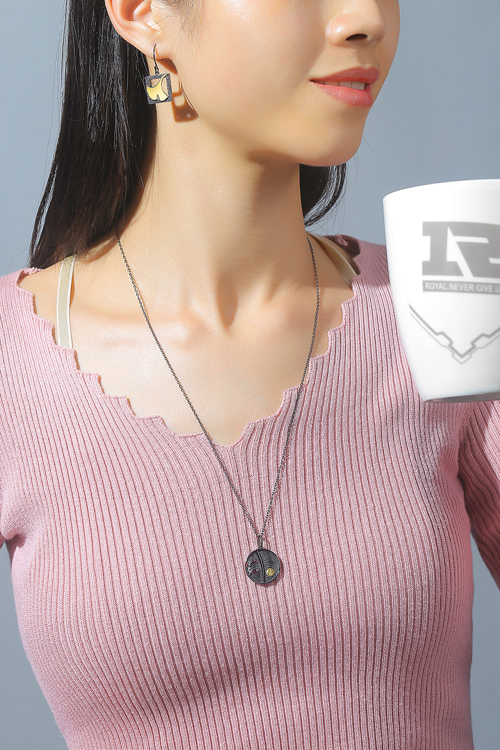 Black Golden Collection - Silver 925 Feather Patterned Pendant Necklace