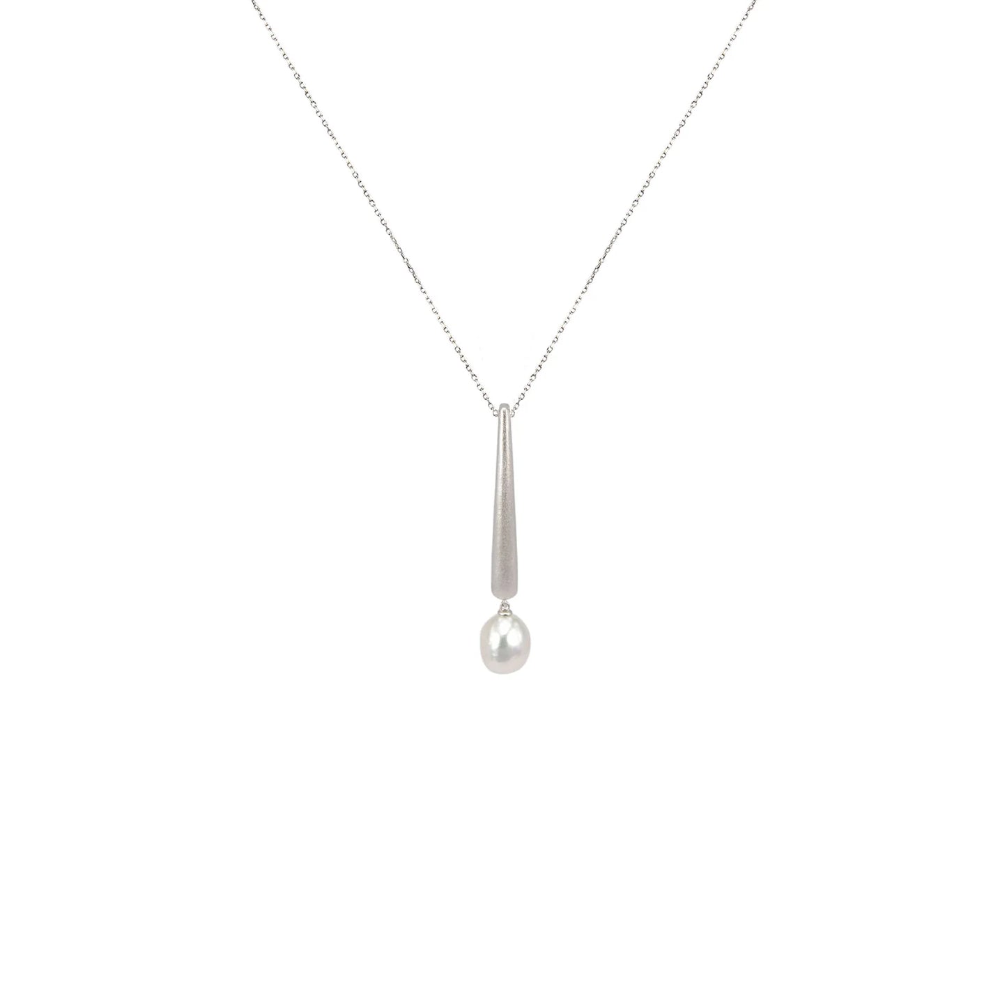 ARTSY PEARL NECKLACE