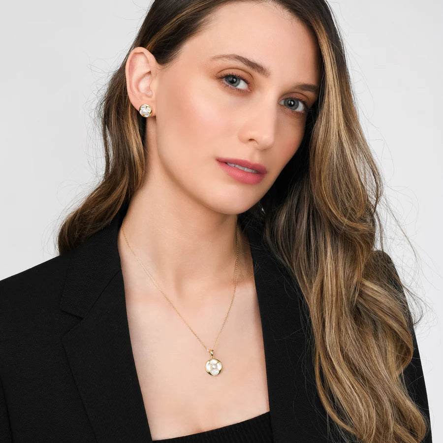 CAMELIA MINI PEARL NECKLACE