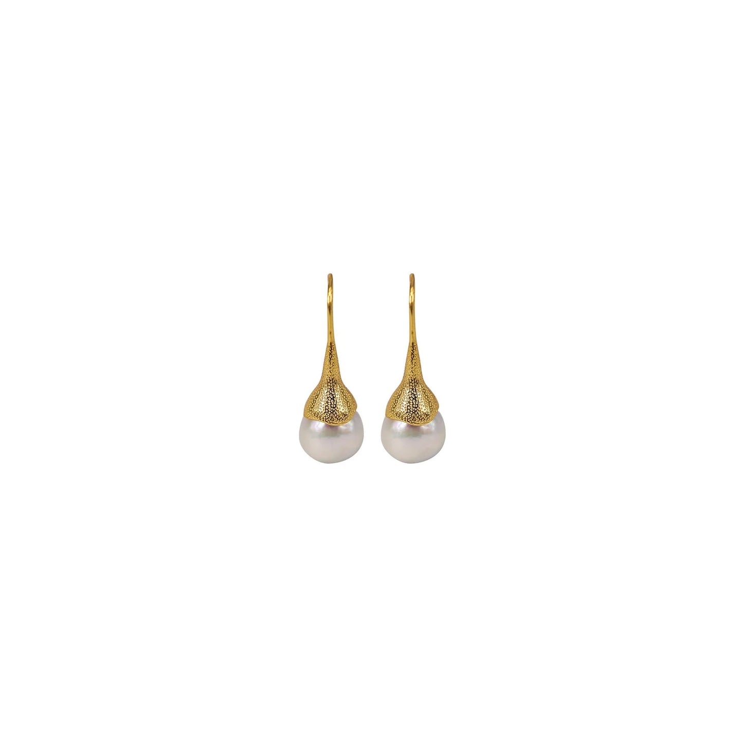 LAVISH PEARL EARRING