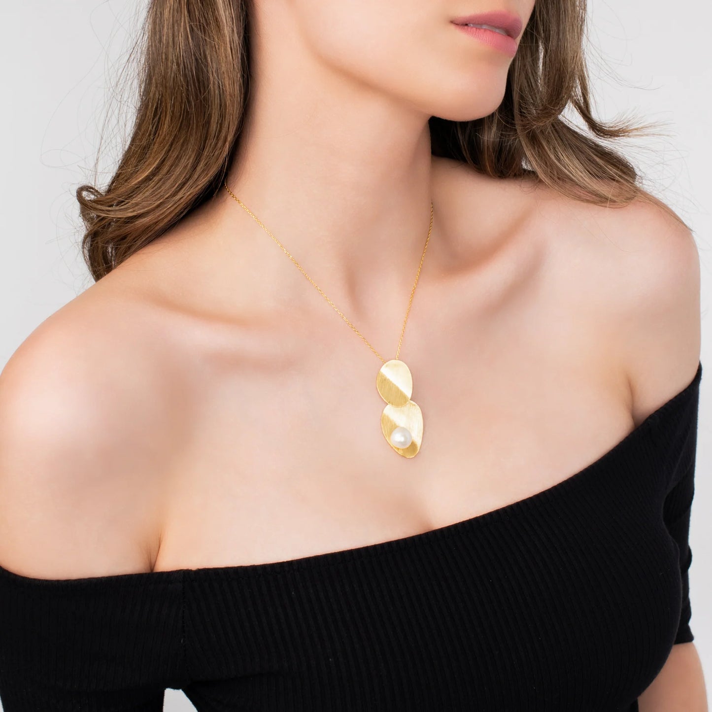 Leafy Pearl Necklace