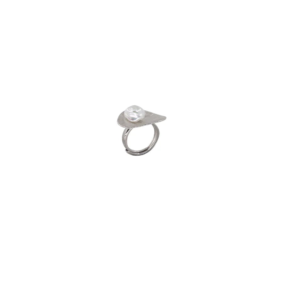 LEAFY PEARL RING