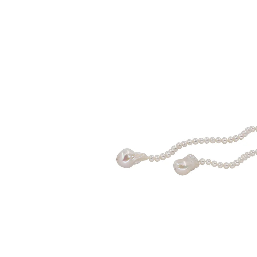 LOLA PEARL SWEATER NECKLACE