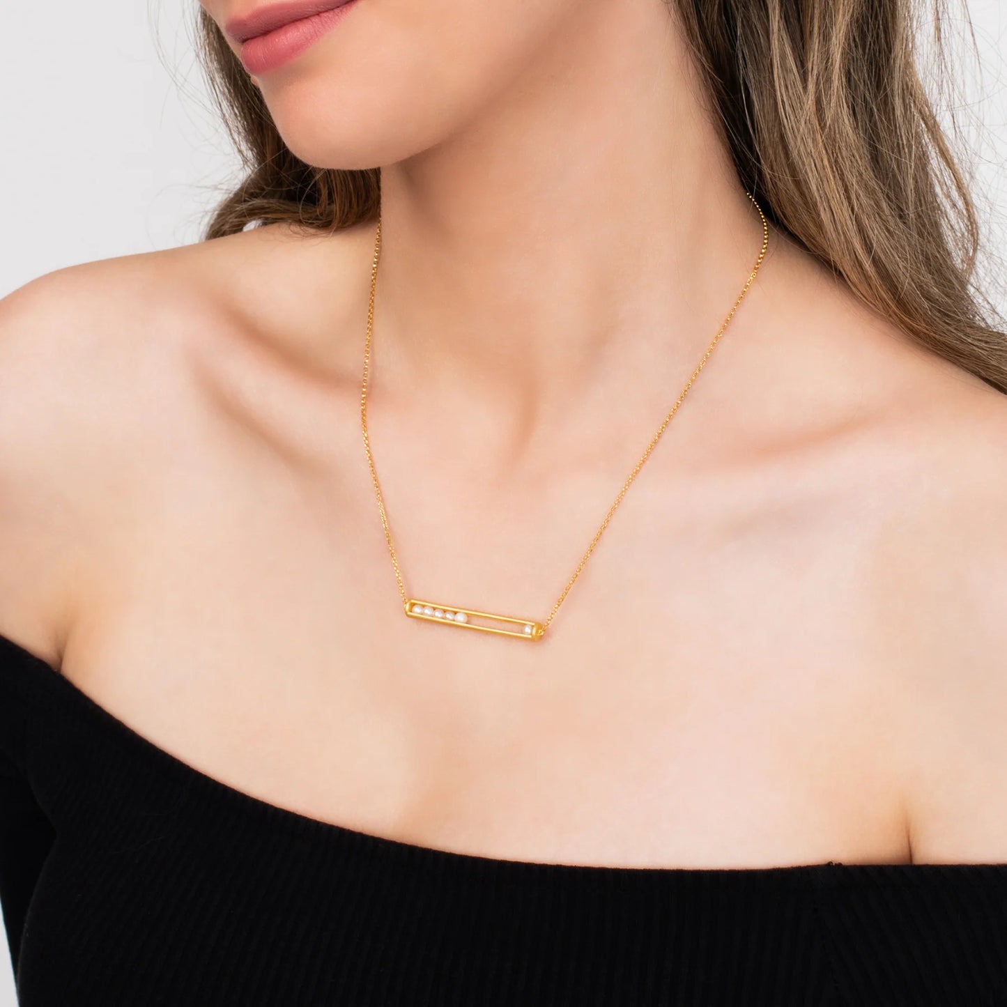 SELENE PEARL NECKLACE