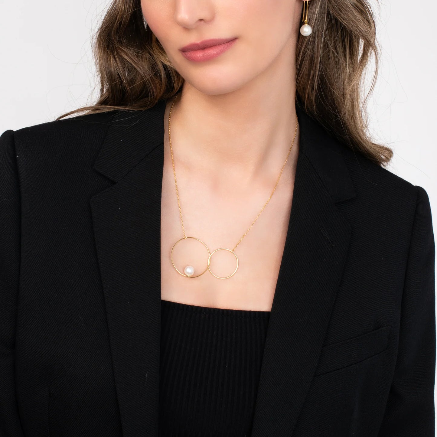 SHADOW PEARL NECKLACE
