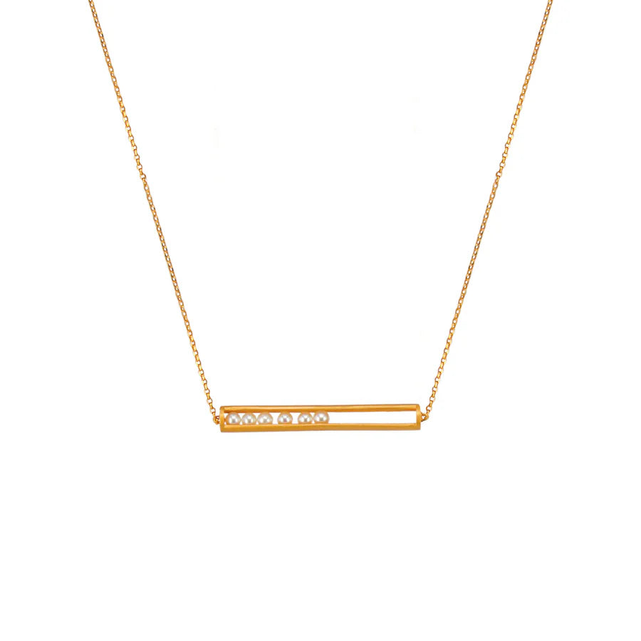 SELENE PEARL NECKLACE