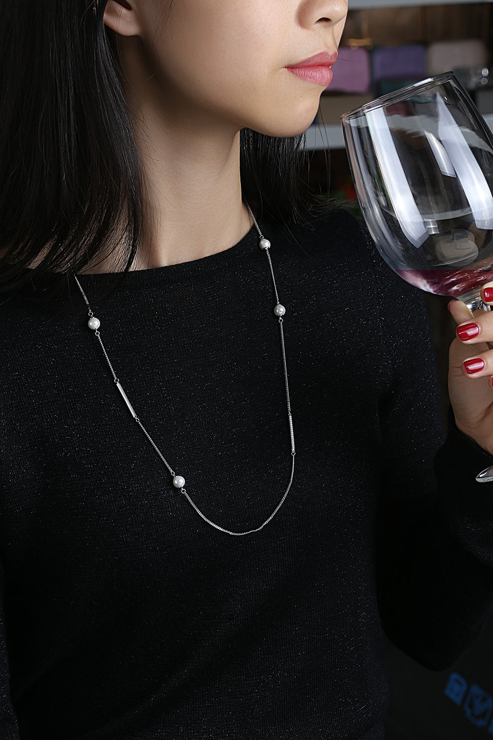 CAI Women Collection - Simple Line Pearl Necklace